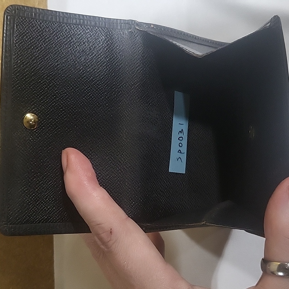 Louis Vuitton Epi Wallet  Tri Fold  (Black) - Picture 3 of 14